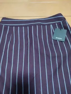 新品、タグつき EMODA ダークパープル ストライプ タイトスカート S