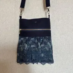 【ハンドメイド】スマホポーチ・スマホポシェット　サコッシュ　ラメ　蝶々