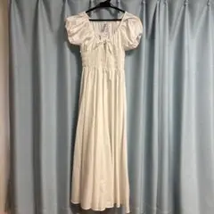 タグ付き新品　ホワイト パフスリーブ ロングワンピース　ウエスト肩調整可のサムネイル