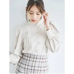 dazzlin ピンタックブラウスのサムネイル