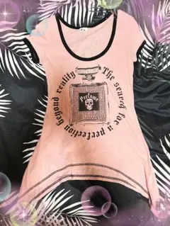 d.i.a ピンク 香水ボトル スカル 半袖Tシャツのサムネイル