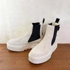 美品　プーマ　メイズチェルシー　 23.5センチ　ホワイト×ブラック　503