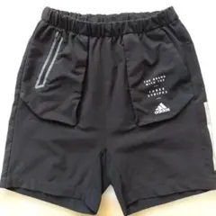 【140cm】adidas 黒 ハーフパンツ ポケット付き