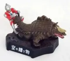 バンダイ ウルトラ怪獣名鑑　空の贈り物 スカイドンのサムネイル