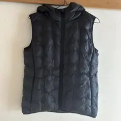 フード付きベスト　レディース　黒