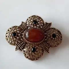 ２ ヴィンテージ花形ブローチ