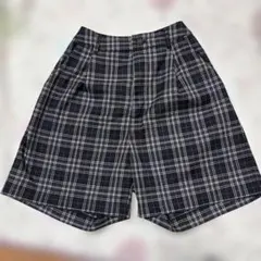 黒と白のチェック柄ショートパンツ Mサイズ