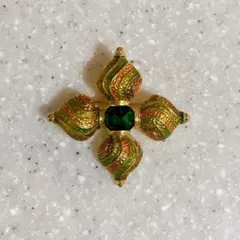 緑のビジューのデザインブローチ ヴィンテージ アンティーク風 海外製品
