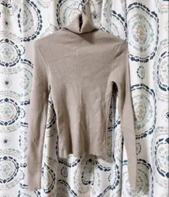 Dazy ベージュ タートルネックセーター 長袖
