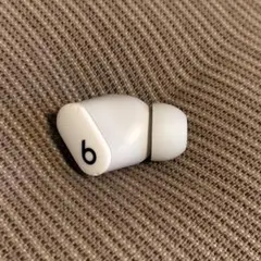 Beats Studio Buds ホワイト 右耳のみのサムネイル