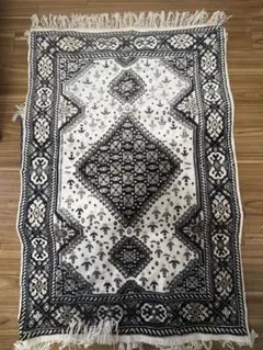 モロッコ風 ラグ アイボリー×ブラック 110×75cm 伝統柄