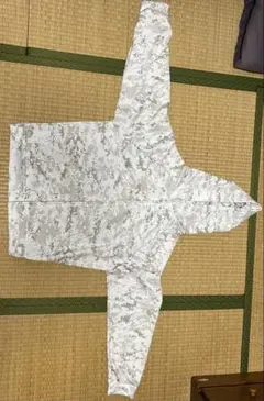 ホワイト迷彩ジップパーカー