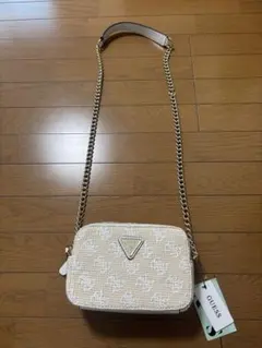 新品未使用 GUESS チェーンショルダー ベージュミニバッグ