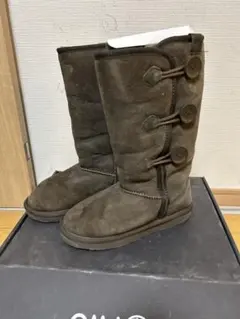 ブラウンムートンブーツ ボタン付き　emu coombell hi