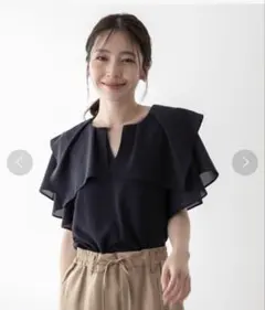 VIS【防シワ・洗える】2WAY ラッフルフリル半袖ブラウス トップスのサムネイル