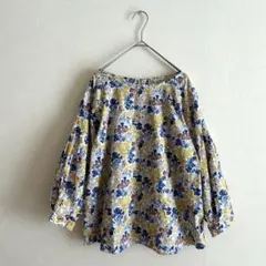 テチチ　リバティ　ランタンスリーブブラウス　Mのサムネイル