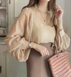 mily bilet バルーンスリーブハイネックブラウスのサムネイル