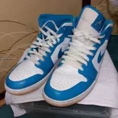 NIKE AIRJORDAN 1 MID