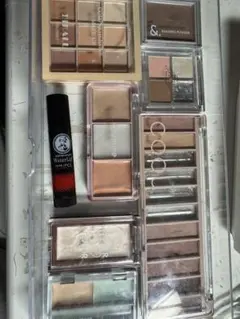 アイシャドウパレットとリップセット