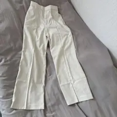 UNIQLO ストレートパンツ　Sサイズ