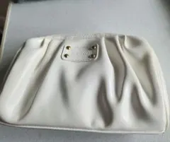 COSME DECORTEのホワイトプリーツポーチ