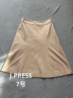 J.PIESS ベージュ フレアスカートのサムネイル