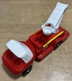 Little Tikes 消防車 ファイヤーマンフィギュア付きのサムネイル