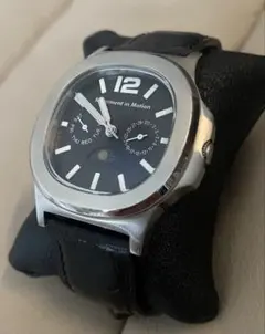 美品　Movement in motion クロコ型押し　ブラック　クォーツ
