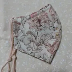 ♢ハンドメイド　大きめ　立体マスク　リバティ生地使用　タナローン　N248