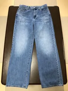 ユニクロ　ワイドストレート　ジーンズ