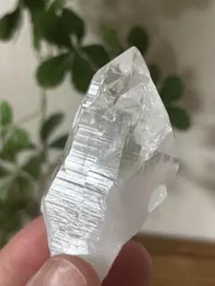マニカラン水晶 アイスクリスタル 虹が昇る水晶 - メルカリ