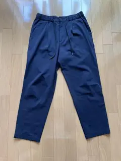 プラステ スリムテーパードパンツ　イージーパンツ ネイビー Mサイズ