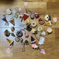 a*様 ミニチュアスイーツストラップ おもちゃ ケーキ ドーナツ 29個セット