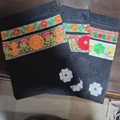 ハンドメイド刺繍花模様の黒巾着袋