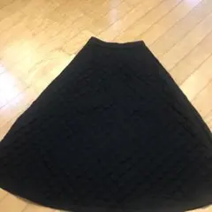 ブラックキルティングフレアロングスカート