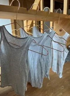 UNIQLO コットンメッシュタンクトップ(ワニ柄1枚、グレー3枚)
