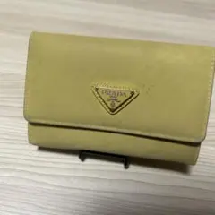 PRADA イエロー 三つ折り財布