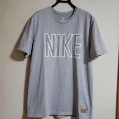NIKE グレー Tシャツ ロゴ入り