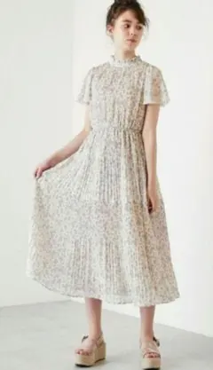 OLIVE des OLIVE 花柄プリーツワンピース