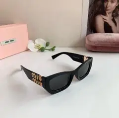 極美品✨miu miu ブラック スクエア サングラス