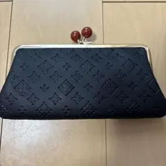 新品未使用　daily russetエンボス加工 黒 がま口長財布