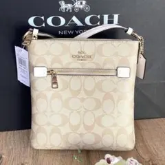 《新品》COACH コーチ　ショルダーバッグ　ホワイト　シグネチャー　レザー