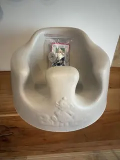Bumbo ベビーチェア サンドベージュ　グレー 取り付け部品付き