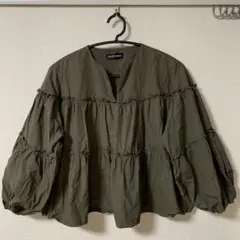 Day Closet オリーブ色 フリル付きブラウス