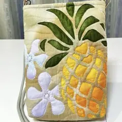 ハワイアンキルトバッグ　パイナップルのサコッシュ3