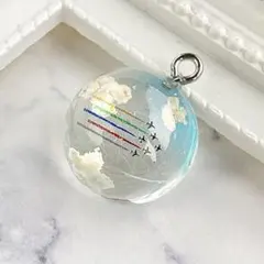 ネックレス　ブルーインパルス　青空　雲レジン　半球　空　雲　レジン　一点物