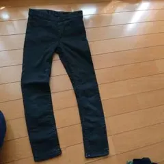 H&Mブラックスキニーパンツ