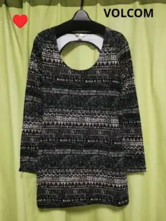 VOLCOM 後ろくり抜きデザインストレッチワンピースのサムネイル