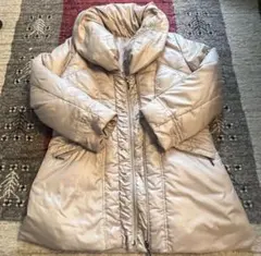 繊細刺繍のライトベージュのダウンジャケットL