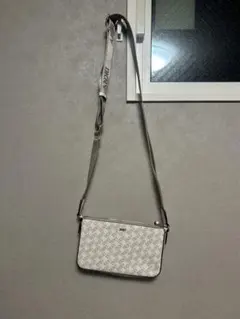 ダナ・キャランニューヨーク　DKNY ショルダーバッグ　ミニバッグ